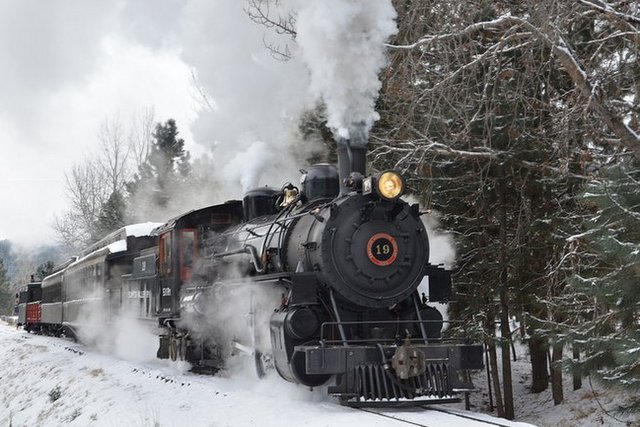 polar express train with smoke