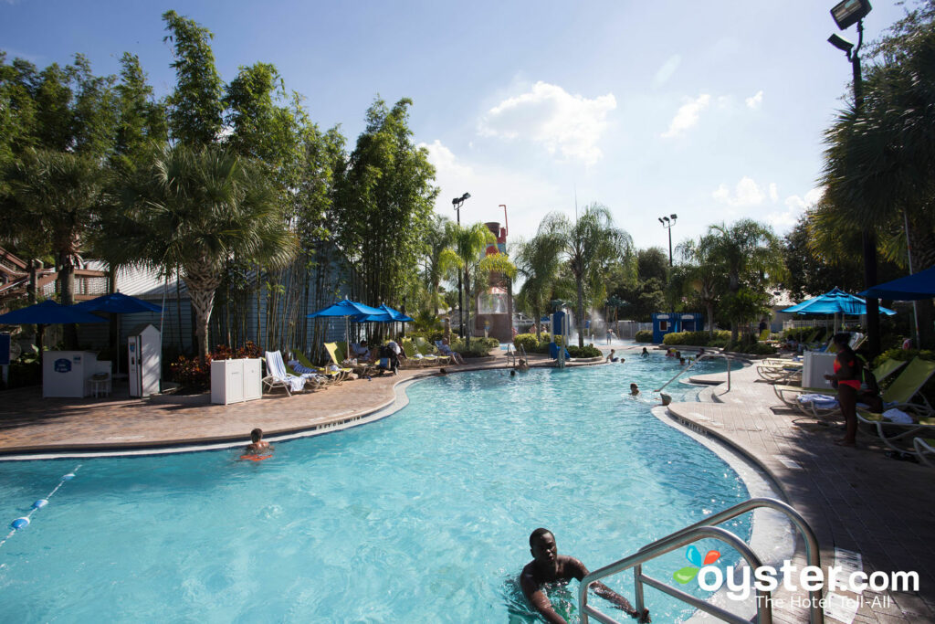 Simple Pool Design With Spa In Orlando Simple Pool Florida Pool Swimming Pools Backyard