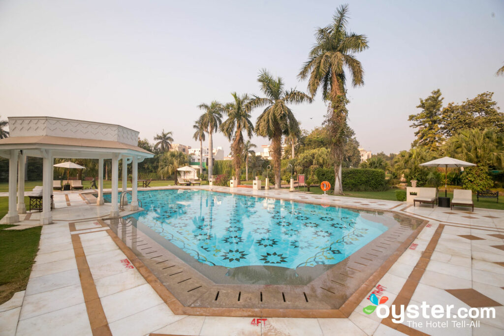 tourist facility centre agra