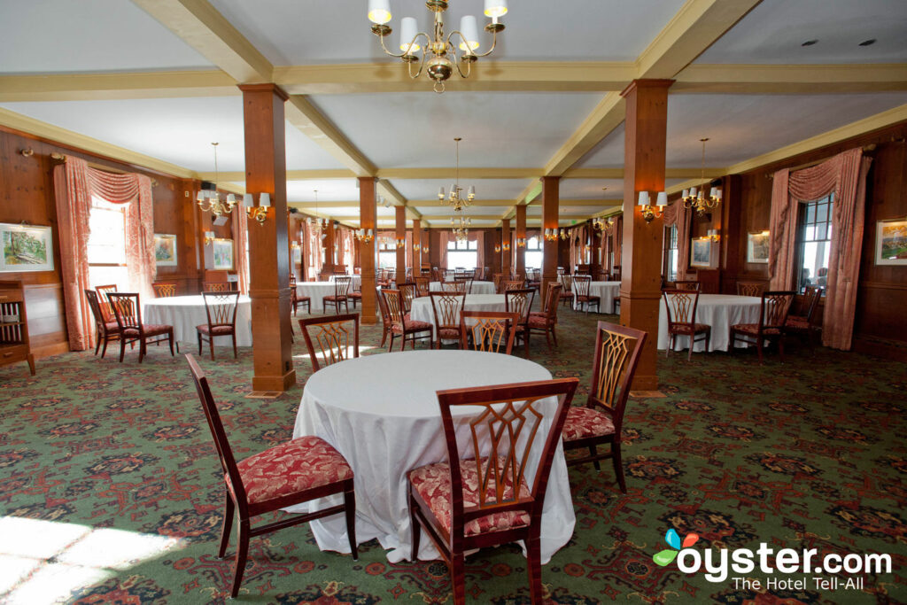 colony hotel maine dining room