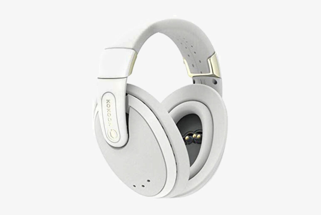 15 Best Headphones to Sleep In While Traveling | Oyster.com