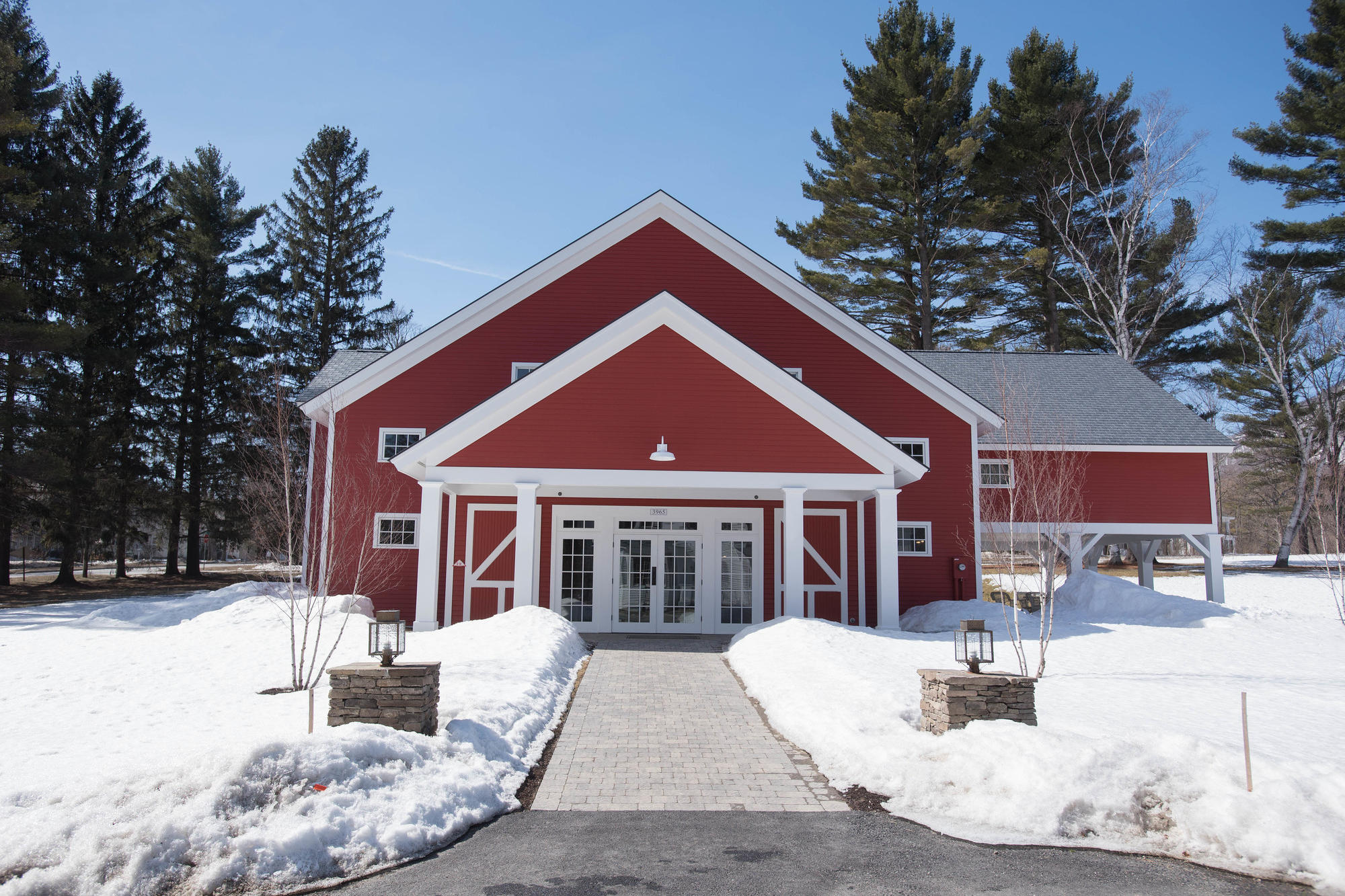 Early spring snow is common in Manchester, Vermont