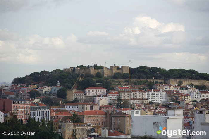 Viste da Altis Belem mostrano l'architettura unica di Lisbona.