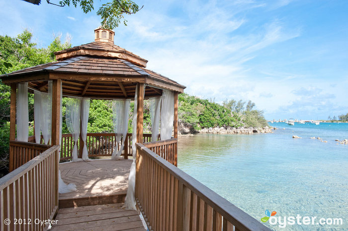 Dieser Strandpavillon im Grotto Bay Beach Resort in Bermuda ist der perfekte Ort, um sich intim zu treffen