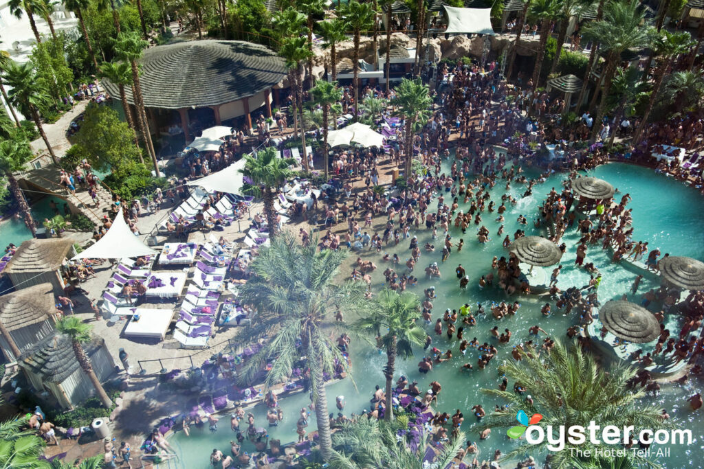 Sunday Rehab Pool Party all'Hard Rock Hotel and Casino / Oyster