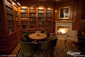 La sala de libros en The Jefferson