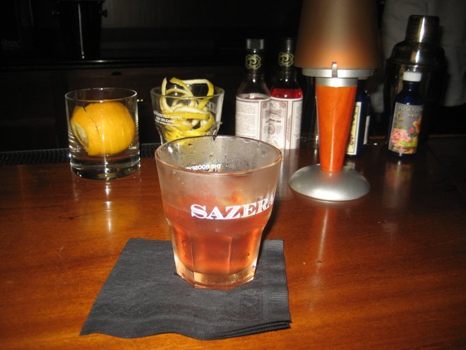 Ein Sazerac-Cocktail, erfunden in New Orleans; mit freundlicher Genehmigung von Infrogmation, Wikimedia Commons