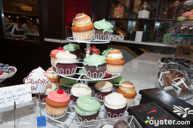 A padaria inclui cupcakes Curly Cakes, uma joint venture entre o inglês e sua filha Isabelle, de 16 anos.