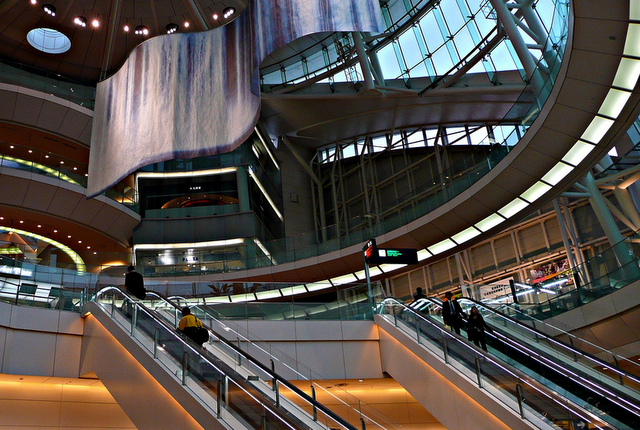 Der beeindruckende Flughafen Tokio Haneda von Herry Lawford via Flickr