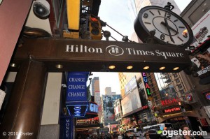 La rue du Hilton Times Square