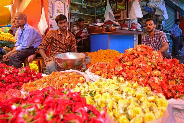 Flower vendors in Mysore. Courtesy of By Christopher J. Fynn/Wikimedia Commons.