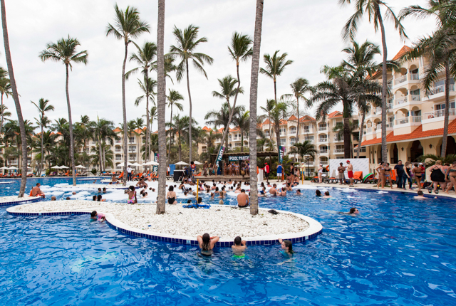 The Pool at the Occidental Caribe/Oyster