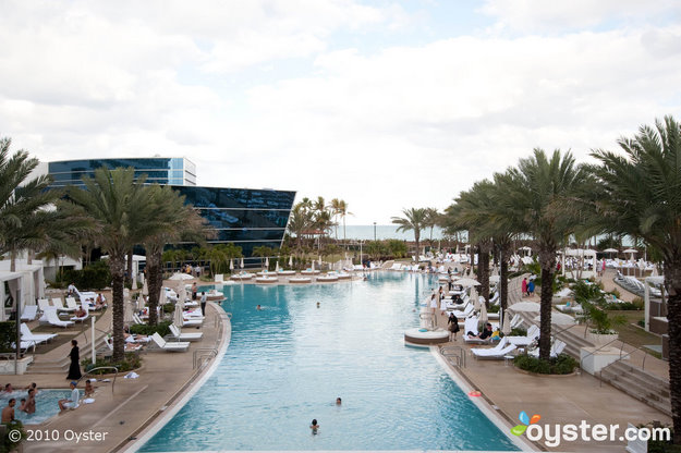 Piscina en Fontainebleau Resort Miami Beach
