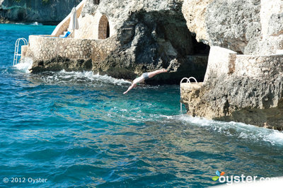 Cliff Diving no Hotel Caves, Jamaica
