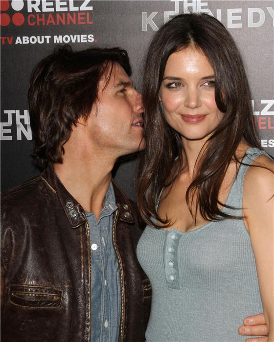 Tom Cruise e Katie Holmes em tempos mais felizes - embora pareça que ela já estava de olho na saída. Foto cedida por: Norman Scott / startraksphoto.com