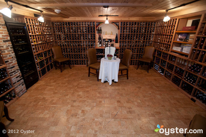 Cantina del vino al Norwich Inn