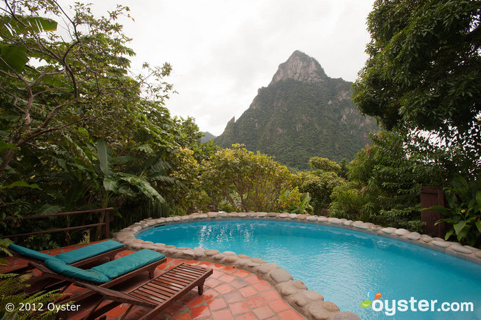 A vista para o jardim de um quarto no Stonefield Estate Villa Resort - St. Lucia