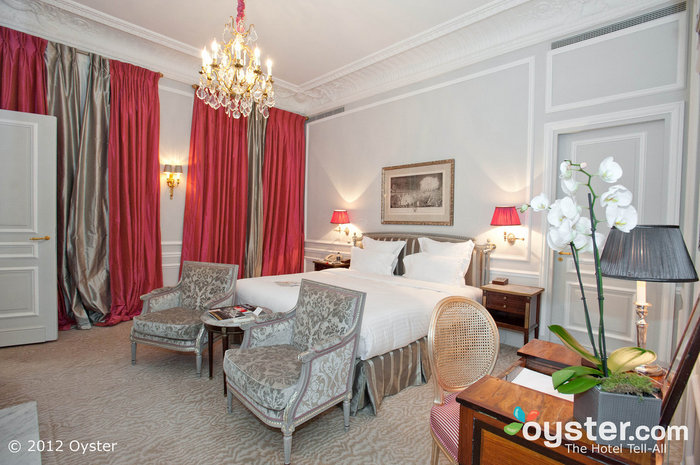 These luxurious rooms have classic, elegant decor, but modern technologies.