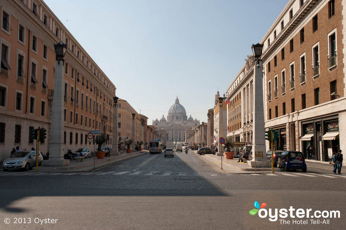 La Ciudad del Vaticano, una ciudad-estado separada dentro de Roma, es la sede oficial de la Iglesia Católica.