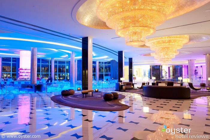 Lobby en el Fontainebleau Resort Miami Beach, uno de los hoteles que organiza eventos para el South Beach Wine & Food Festival de Food Network