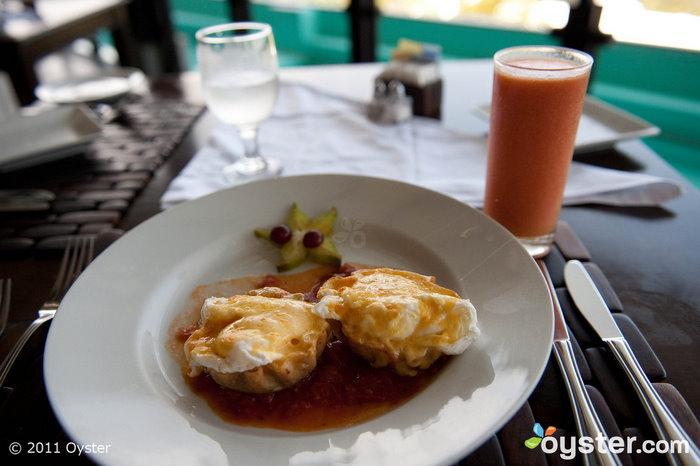 Le petit déjeuner à la carte gratuit au Gaia Hotel and Reserve du Costa Rica vaut la peine d'être écrit à la maison.