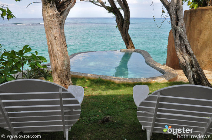 Piscina de la cabaña de una habitación en Jamaica Inn