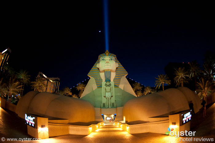 Il Luxor Hotel & Casino, uno dei tanti hotel di Las Vegas che gestisce promozioni in questo momento