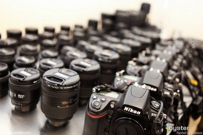 Nous adorons Nikon chez Oyster, et nos journalistes utilisent les D700 comme caméras principales.