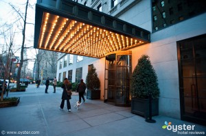 Entrada en el Gramercy Park Hotel, más animada que cuando apareció en Almost Famous