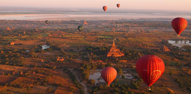 Heißluftballons über Myanmar; Bildnachweis: Flickr / Paul Arps