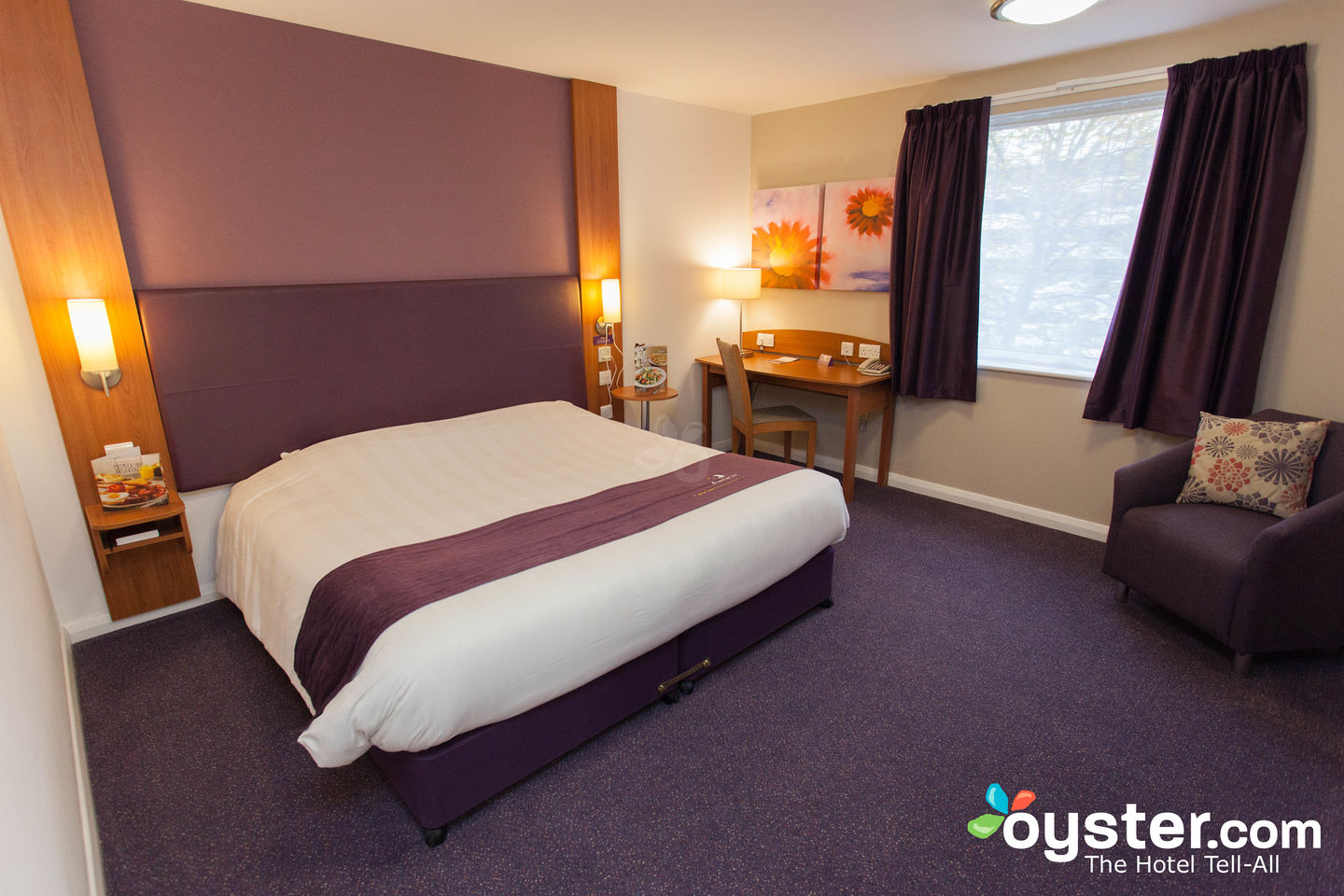 Premier Inn Warwick Hotel - The Accessible Room at the Premier Inn