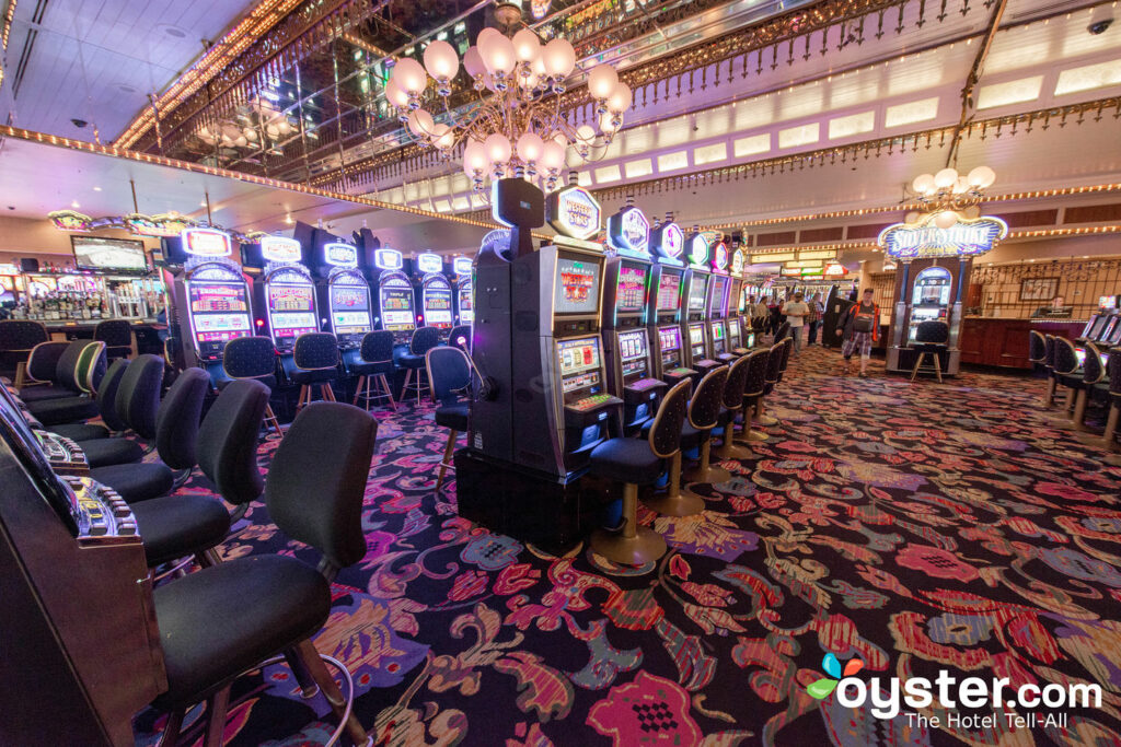 four queens casino app