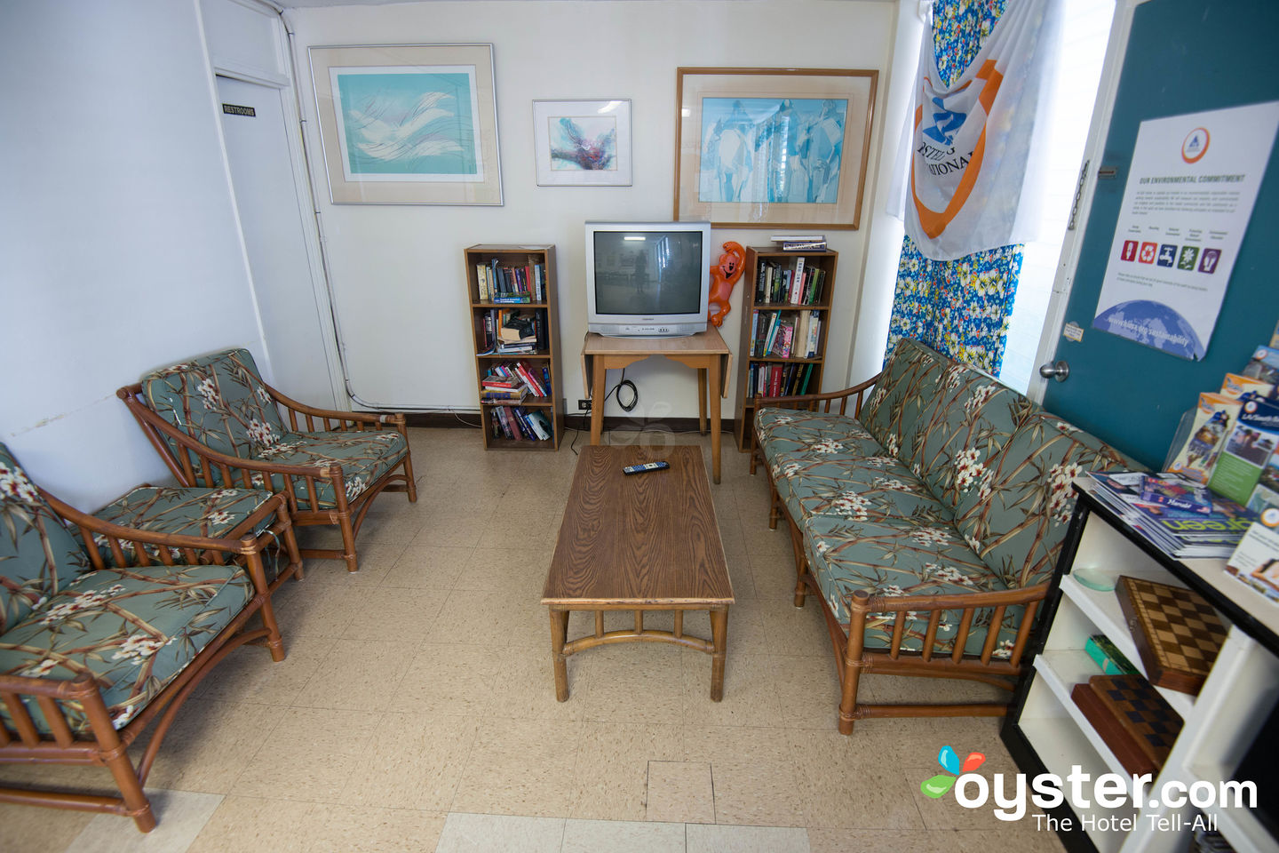 Hostelling International Waikiki Review: What To REALLY Expect If You Stay