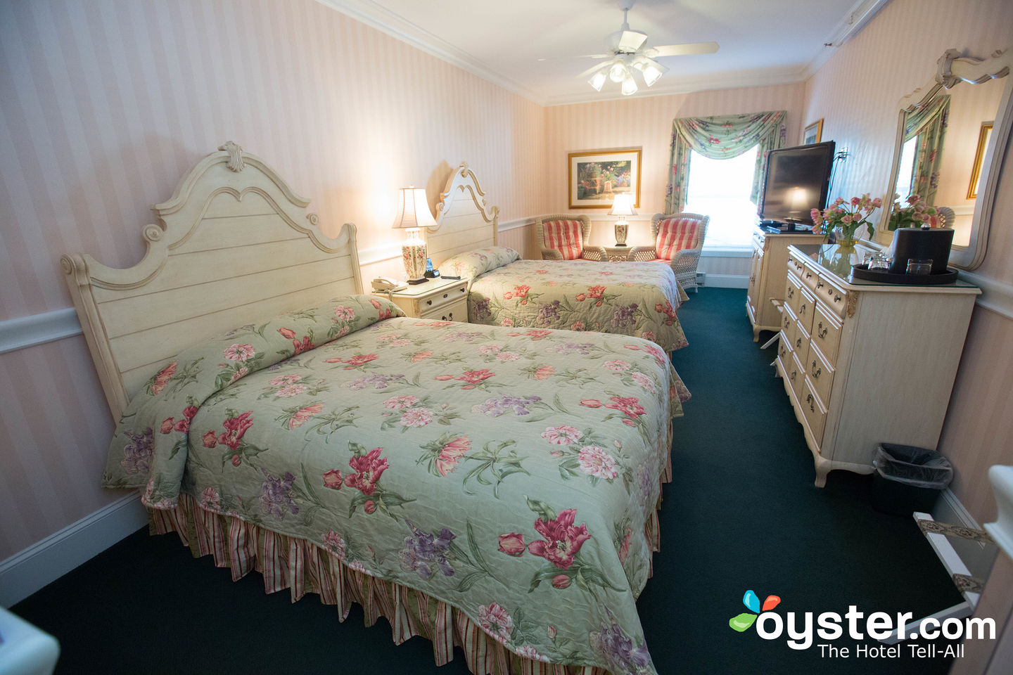 Main Street Inn and Suites - The Deluxe Standard Interior Room at the ...