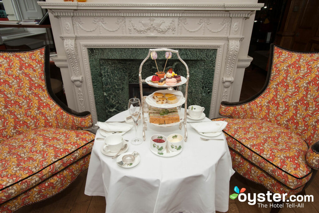 Salon de thé anglais au Brown's Hotel, London / Oyster
