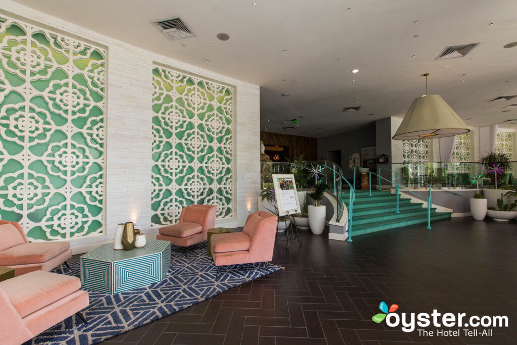 Lobby en Riviera Palm Springs Resort / Oyster