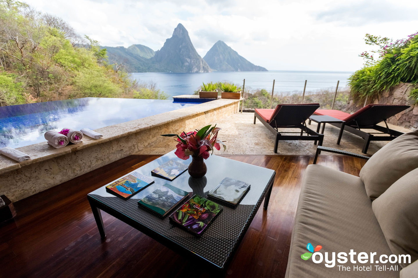 View from the Infinity Pool Sanctuary at Jade Mountain Resort/Oyster