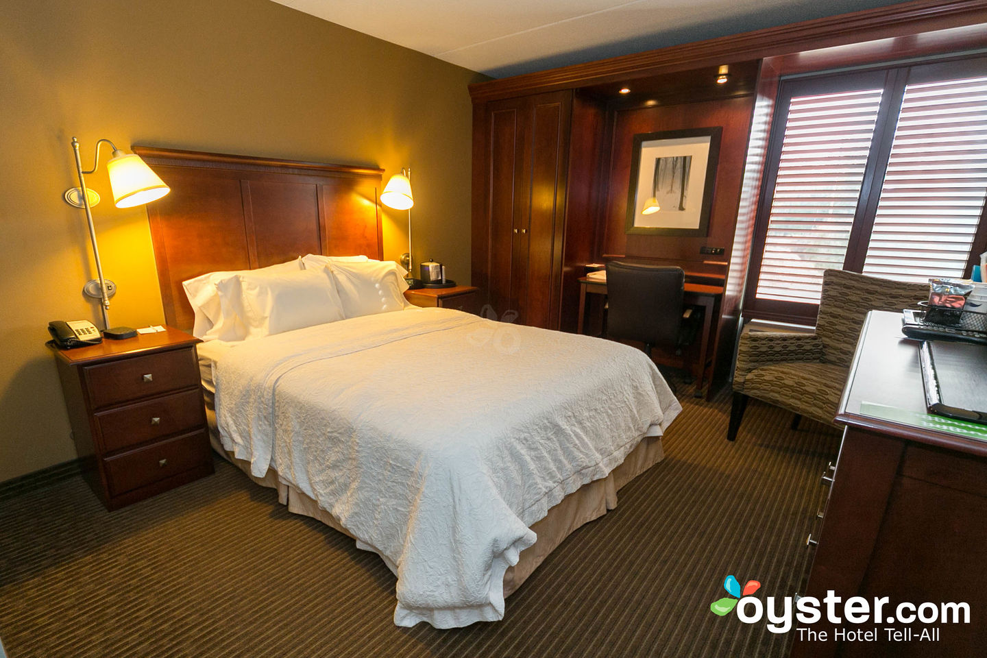 Hampton Inn Traverse City The One King Bed Study with Sofabed at the