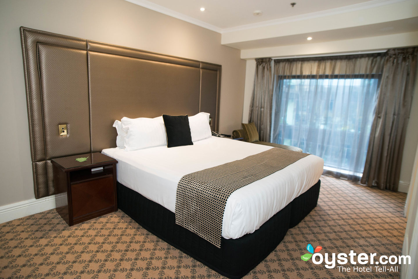 Stamford Plaza Melbourne - The One Bedroom King Suite at the Stamford ...