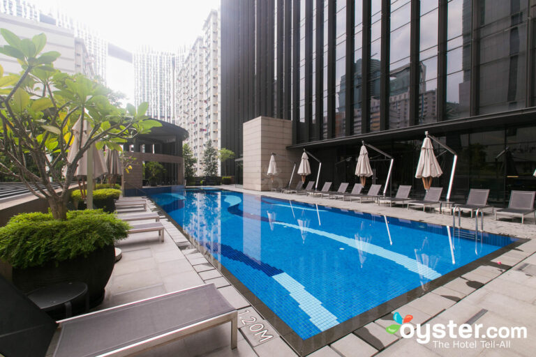 Carlton City Hotel Singapore Review: What To REALLY Expect If You Stay