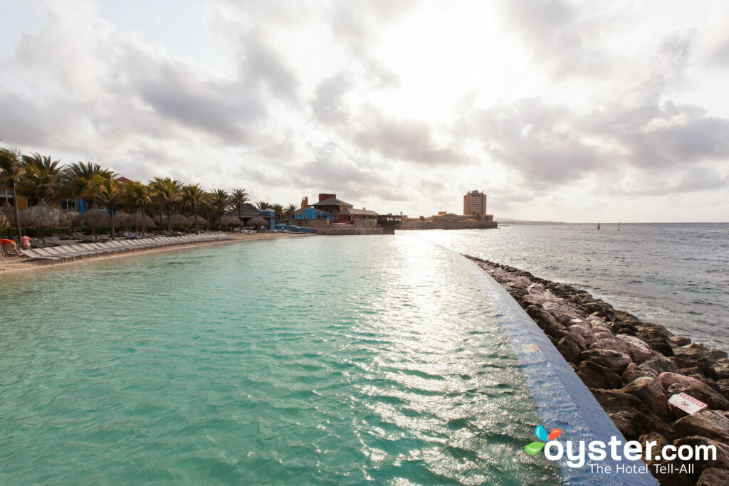 Pool at the Renaissance Curacao Resort & Casino, Curacao/Oyster