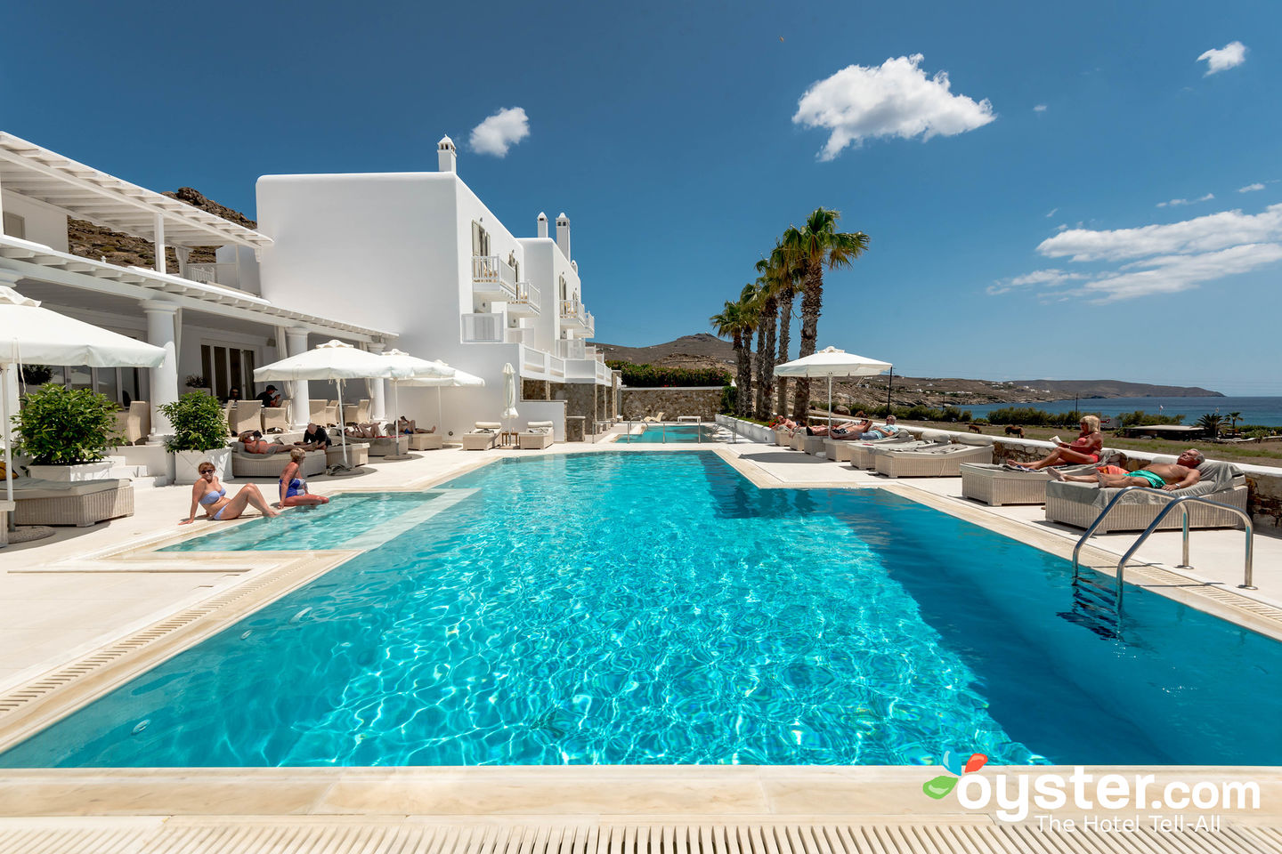 La Residence Mykonos Hotel Suites - The Pool At The La Residence ...