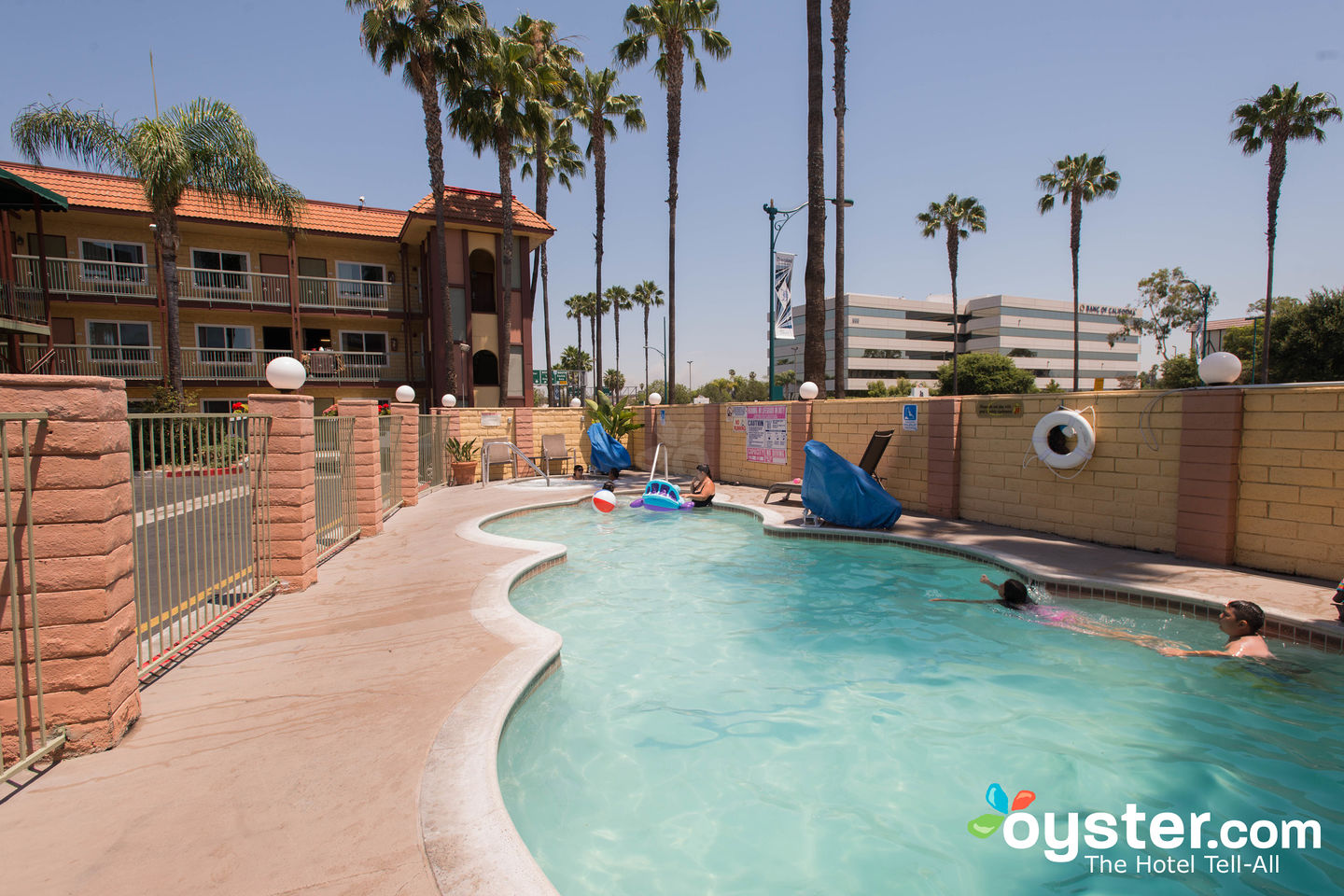 Super 8 By Wyndham Anaheim Disneyland Drive Review What To Really Expect If You Stay