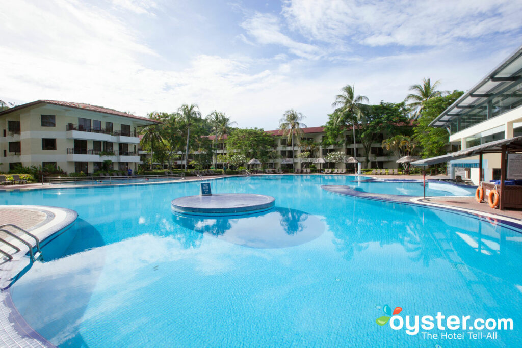 Holiday Villa Beach Resort And Spa Langkawi The Lavilla Poolclub At The