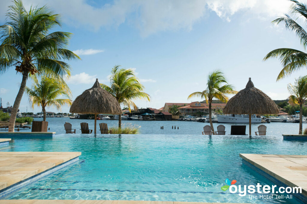 Pool at La Maya Beach - Spanish Water Luxury Apartments, Curacao/Oyster