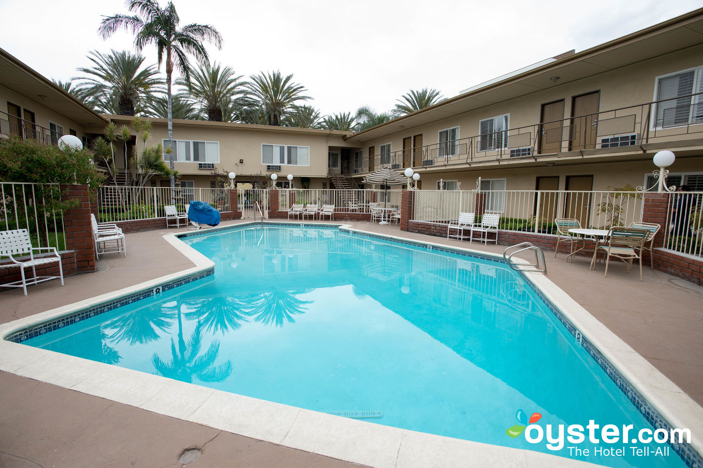 Americas Best Value Inn Suites Review What To REALLY Expect If You Stay   Pool V6829874 1440 