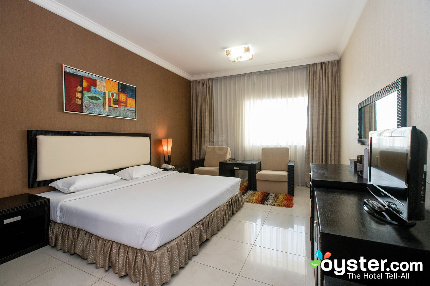 crystal plaza hotel sharjah address