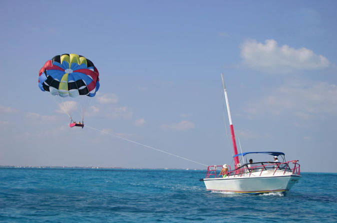 Cancun Parasailing Adventure/Viator