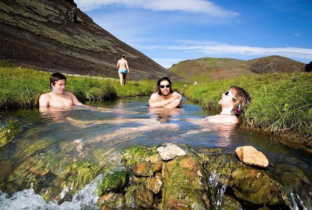 Sources chaudes de Reykjadalur, Islande / Viator