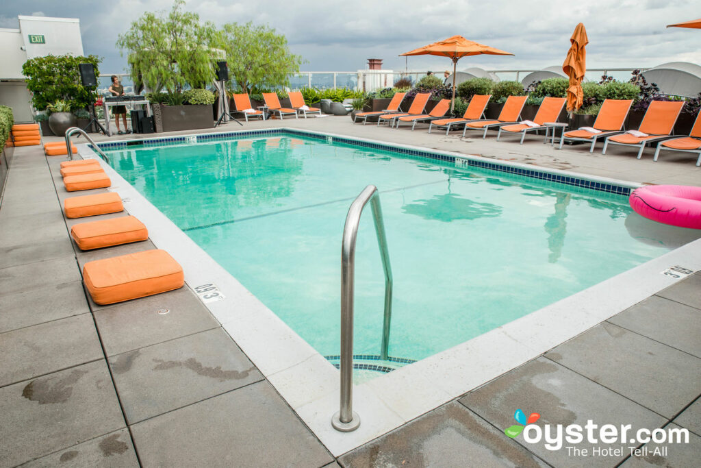 Piscina ad Andaz West Hollywood